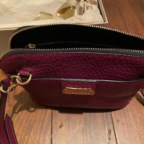 Burberry Leather Embossed Harrogate crossbody bag - Picture 6 of 7